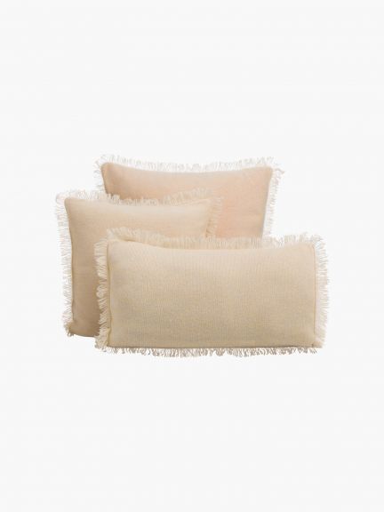 Decorative cushion cover with fringes
