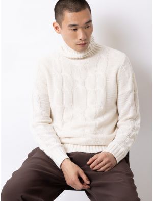 Pullover in cable knit